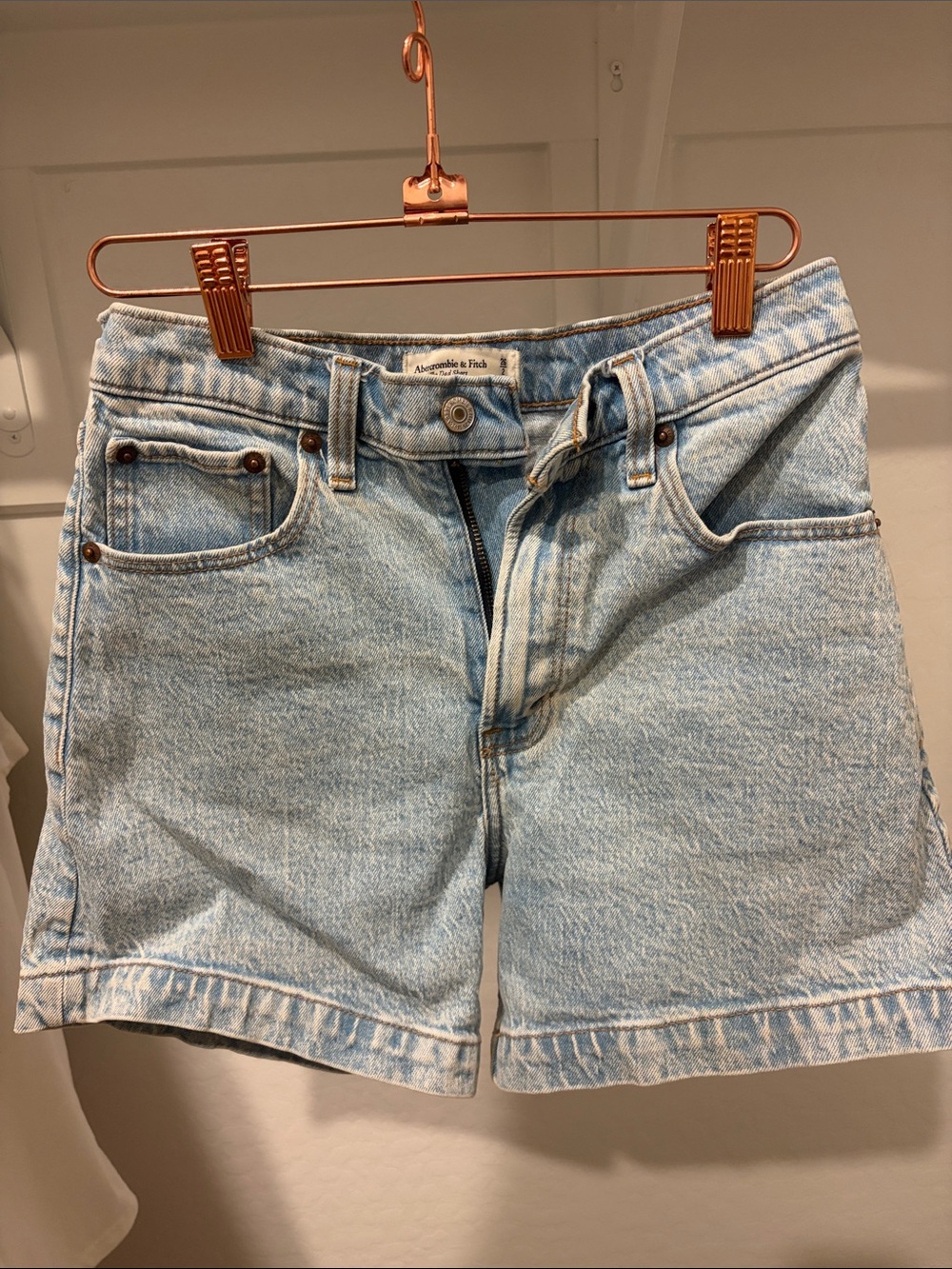 Abercrombie & Fitch The Dad Short Light Wash Denim Shorts - Women's
